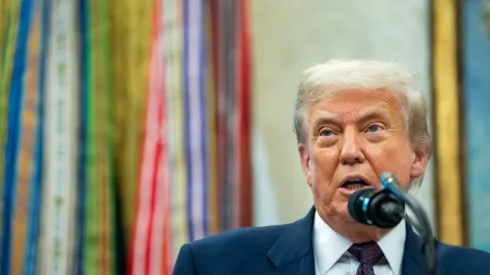 EUA implementam novas tarifas comerciais de Trump a partir de hoje