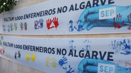 Profissionais de saúde no Algarve protestam por melhores condições