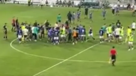 Conflito em campo na vitória do Como sobre o Betis