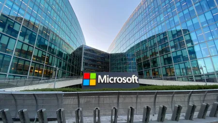 Microsoft enfrenta críticas com novas exigências de presença no escritório