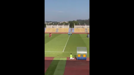 Homenagem sentida da equipa sub-19 do FC Porto a Jorge Costa