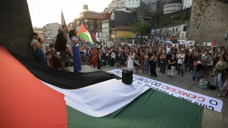 Protesto em Porto clama por justiça em Gaza: "Basta de silêncio europeu"