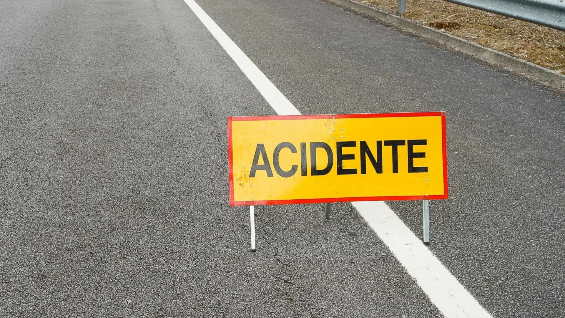 Acidente rodoviário em Avis deixa um ferido grave e várias crianças com ferimentos leves