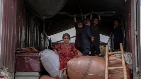 O Alarmante Repatriamento de Crianças para um Afeganistão em Crise Humanitária