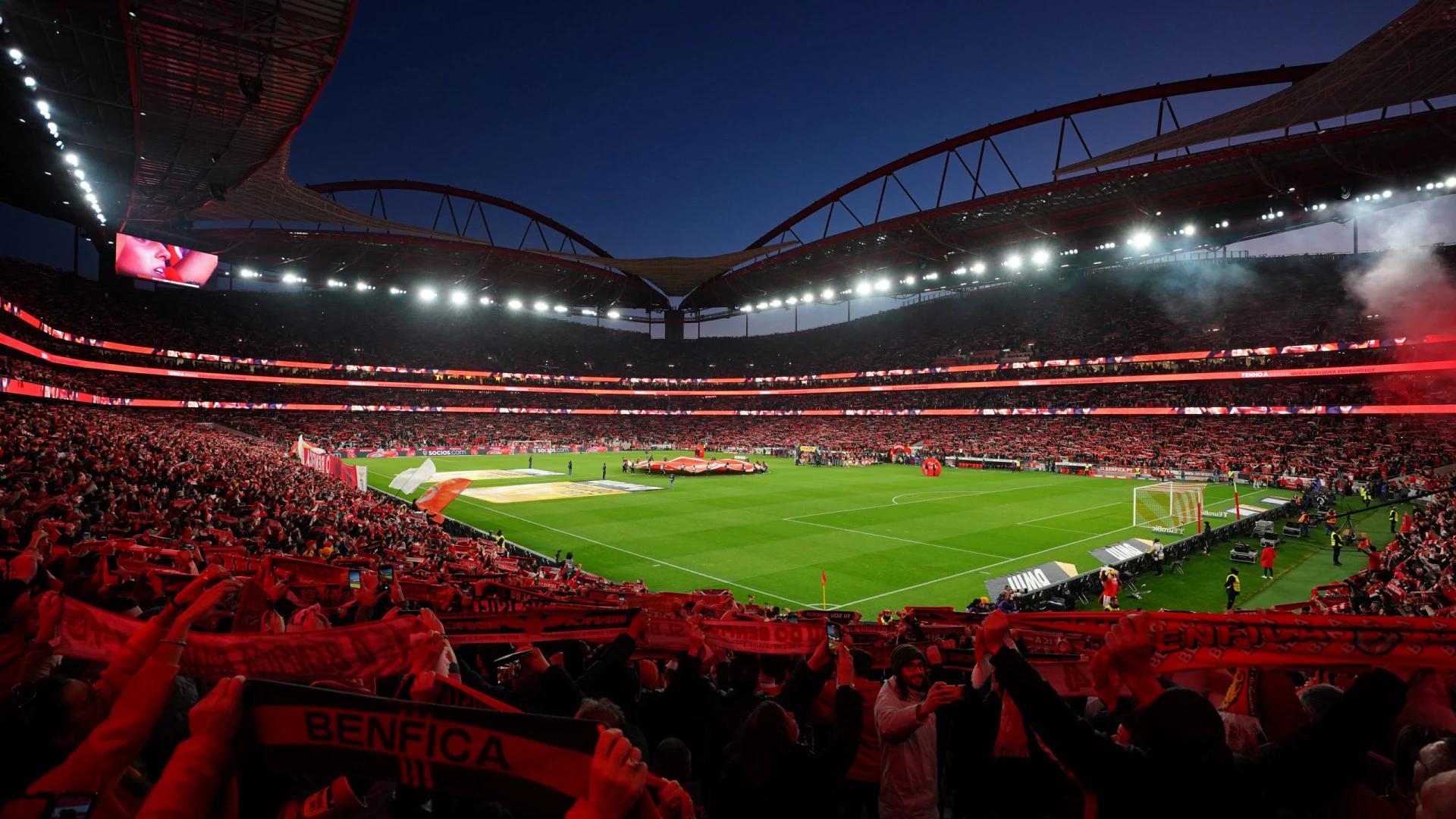Benfica em busca de garantir playoff da Liga dos Campeões frente ao Nice