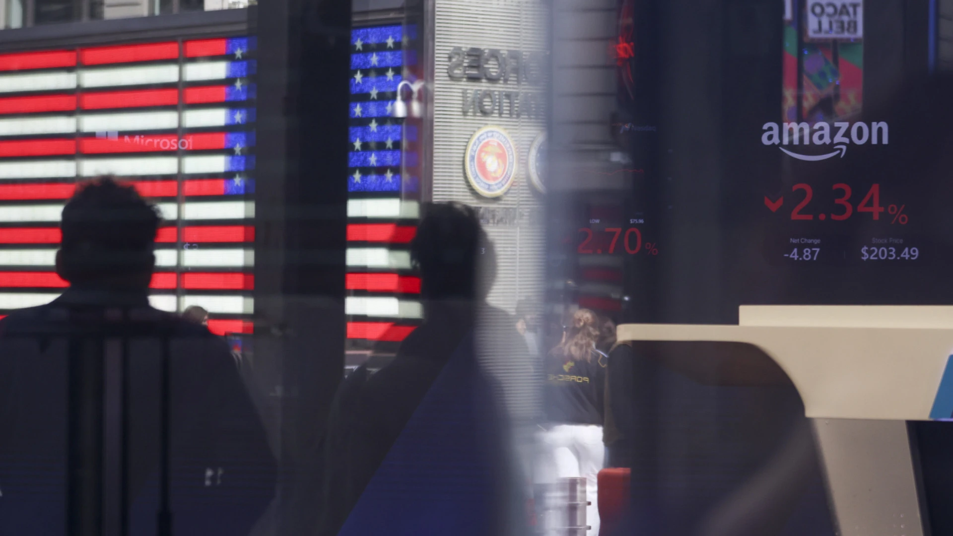 Wall Street encerra em subida, favorecida por dados de inflação moderados
