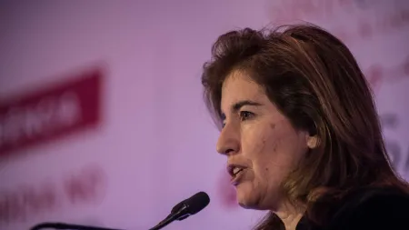 Ex-ministra alerta para retrocessos na legislação laboral: "Estamos a voltar a 200 anos atrás?"