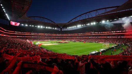 Benfica em busca de garantir playoff da Liga dos Campeões frente ao Nice