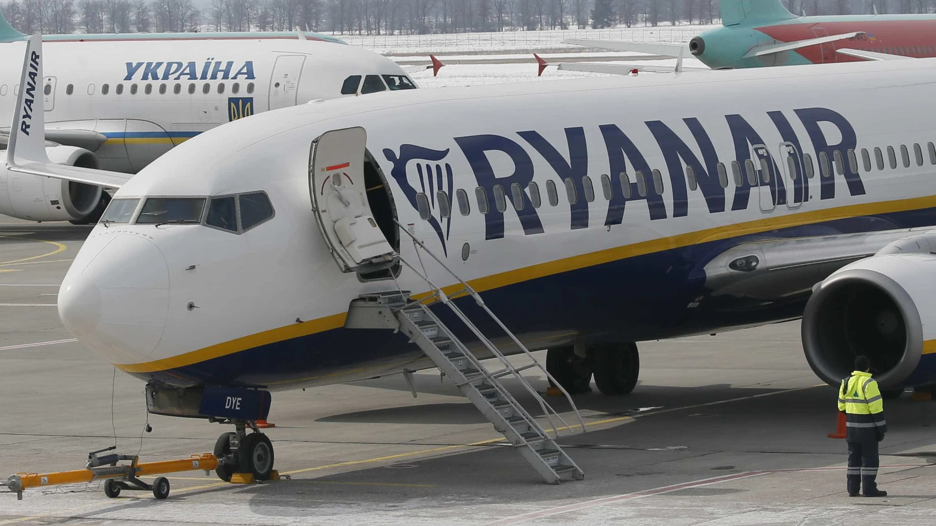 Conflito no ar: Passageiros da Ryanair protagonizam luta em voo aterrando em Lisboa