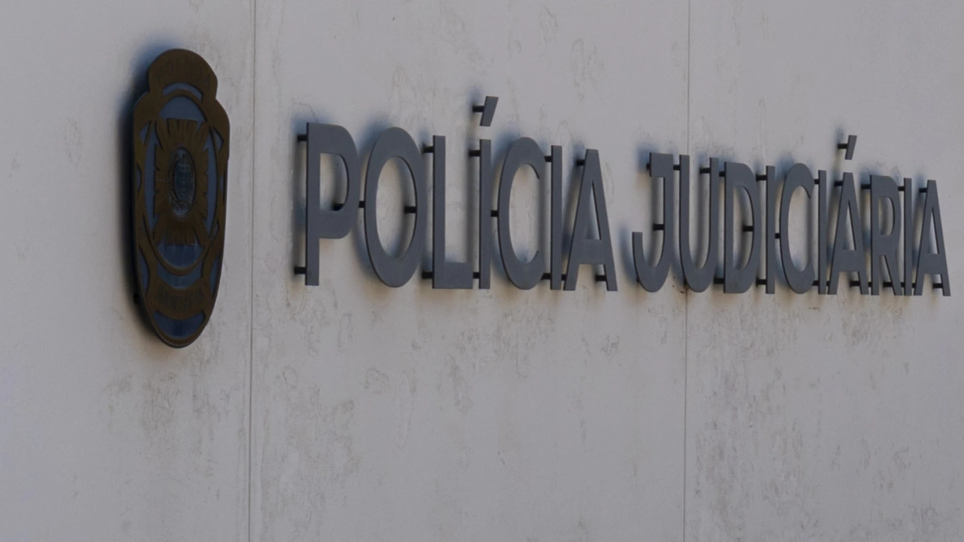 Jovens detidos por suposto incêndio em área protegida de Almada