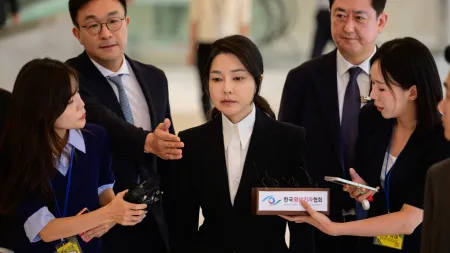 Ex-primeira-dama da Coreia do Sul detida por alegações de corrupção e fraude