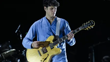 Paredes de Coura dá início ao festival com Samuel Úria e Vampire Weekend
