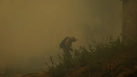 Incêndio em Tabuaço intensifica-se com nova frente e condições adversas