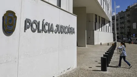 Polícia Judiciária detém três homens por tráfico de drogas em Lisboa