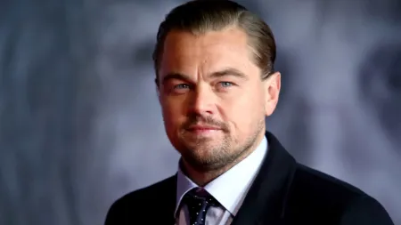 Leonardo DiCaprio submetido a revista policial em Ibiza sem ser reconhecido