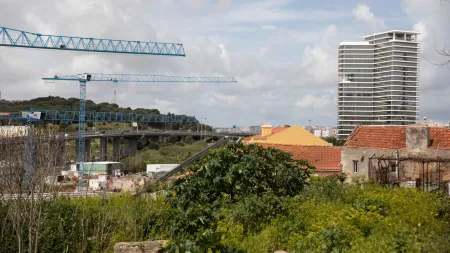 Taxas Euribor em movimento: subida a três e seis meses, descida a doze