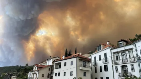 Evacuação de Aldeias em Piodão Devido a Incêndios