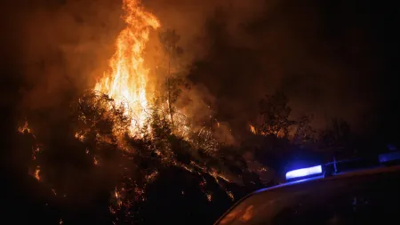 Incêndio em Trancoso avança com frente de seis quilómetros