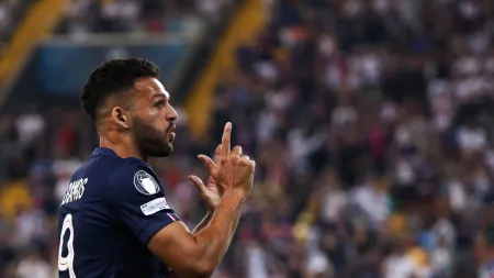 PSG triunfa na Supertaça Europeia com heroísmo de Gonçalo Ramos