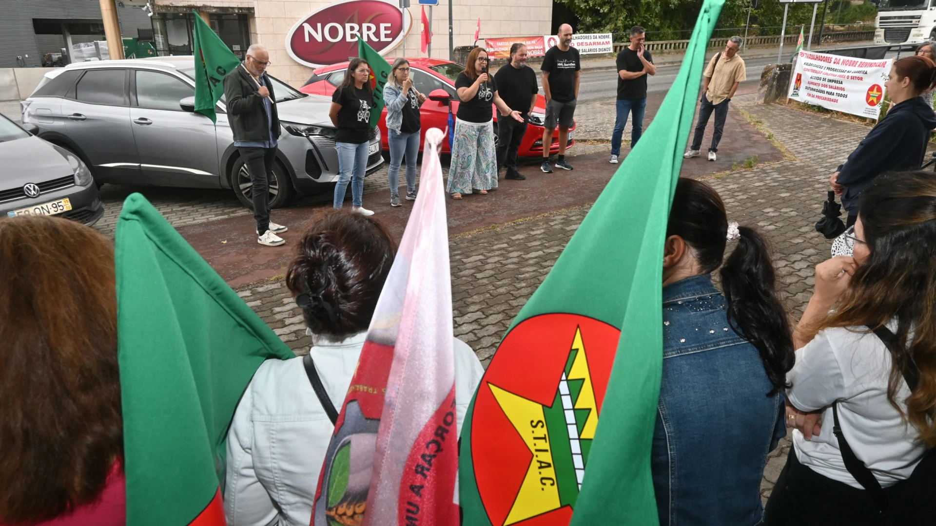 Trabalhadores da Nobre realizam 23.ª greve em busca de reconhecimento