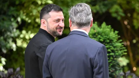 Starmer e Zelensky reforçam compromisso em prol de uma paz duradoura