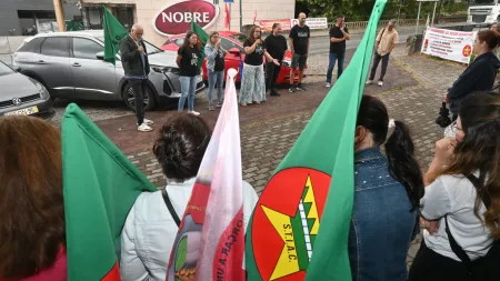 Trabalhadores da Nobre realizam 23.ª greve em busca de reconhecimento