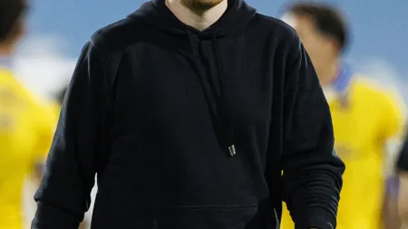 Treinador do Estoril Praia expressa descontentamento com a falta de clareza no calendário da I Liga
