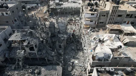Desmentido o boato sobre fotos de palestinianos à espera de comida em Gaza