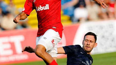 Santa Clara avança para o playoff da Liga Conferência após empate sem golos