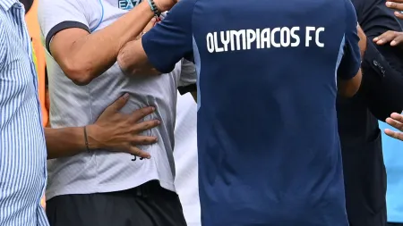 Tensão em Amigável: Conte Perde a Calma no Confronto entre Napoli e Olympiacos