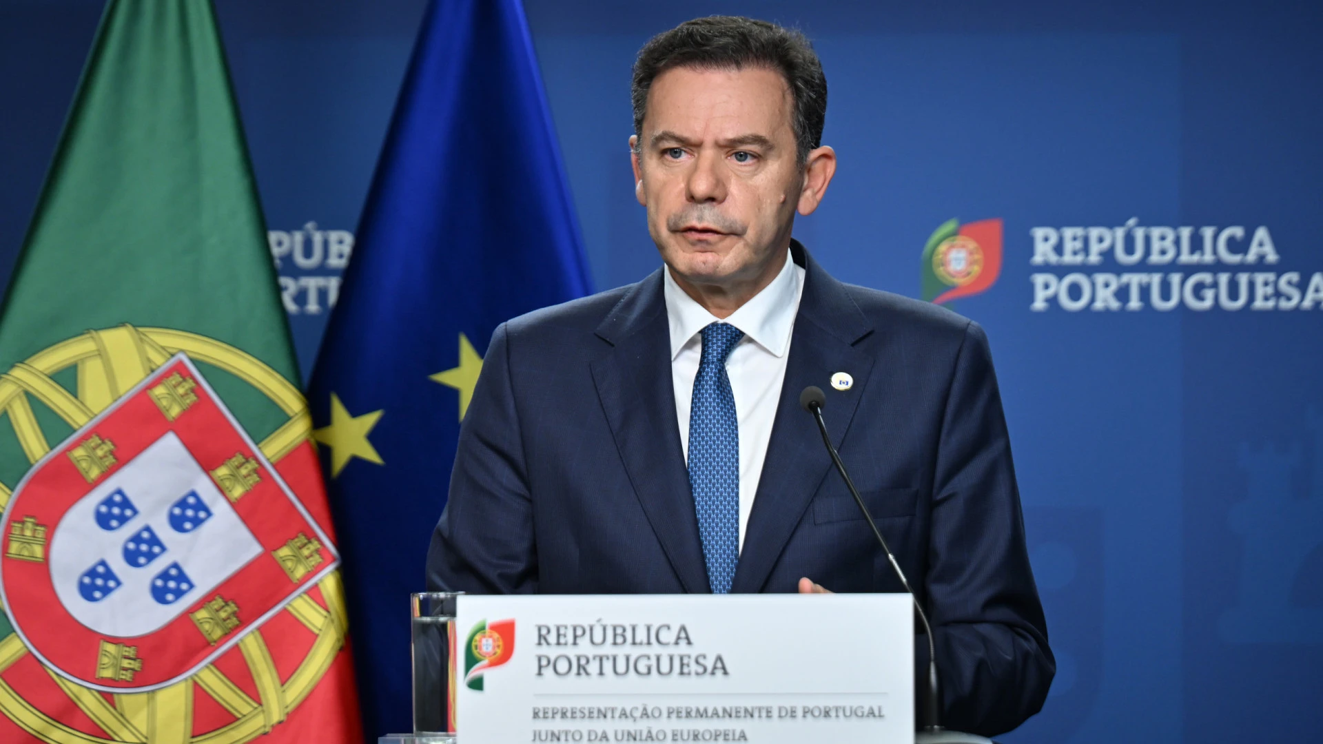 Primeiro-ministro anula férias em resposta aos incêndios devastadores