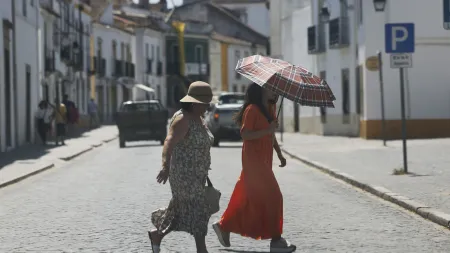 Calor intenso provoca extensão do aviso laranja em sete distritos até domingo