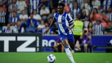 Zaidu Aproveita Oportunidade e Regressa ao Onze do FC Porto