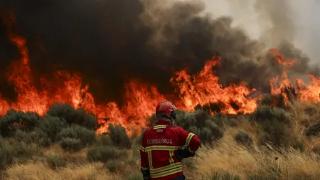 Incêndio em Portalegre e Castelo de Vide avança, mas já está quase controlado