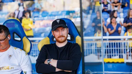 Ian Cathro exige maior determinação ao Estoril antes do confronto em Guimarães
