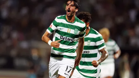 Sporting adquire 100% do passe de Trincão ao Barcelona