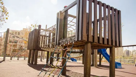 Surpresa explosiva: 177 engenhos da Segunda Guerra Mundial descobertos sob parque infantil em Inglaterra