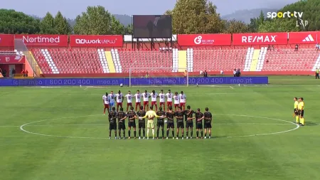 "AVS Presta Homenagem a Jorge Costa no Seu Primeiro Jogo em Casa"