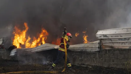 Incêndio avança em Oliveira do Hospital, ameaçando a cidade