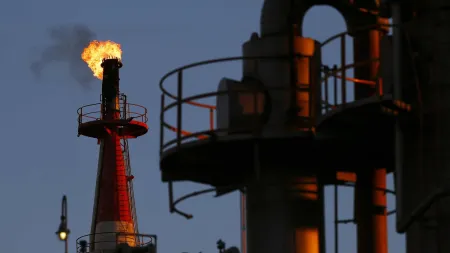 Preços do Brent recuam antes de encontro entre Trump e Putin
