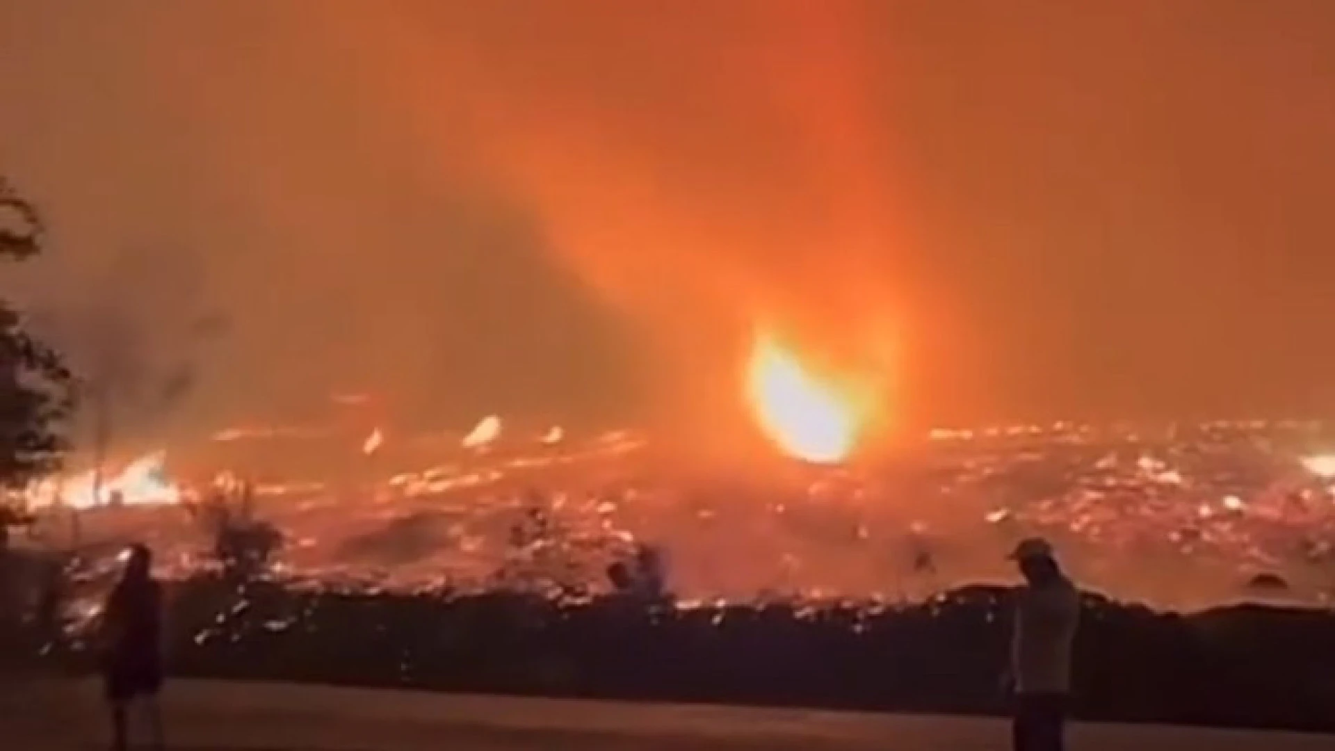 Fenómeno de tornado de fogo assola Aguiar da Beira em meio a incêndios devastadores