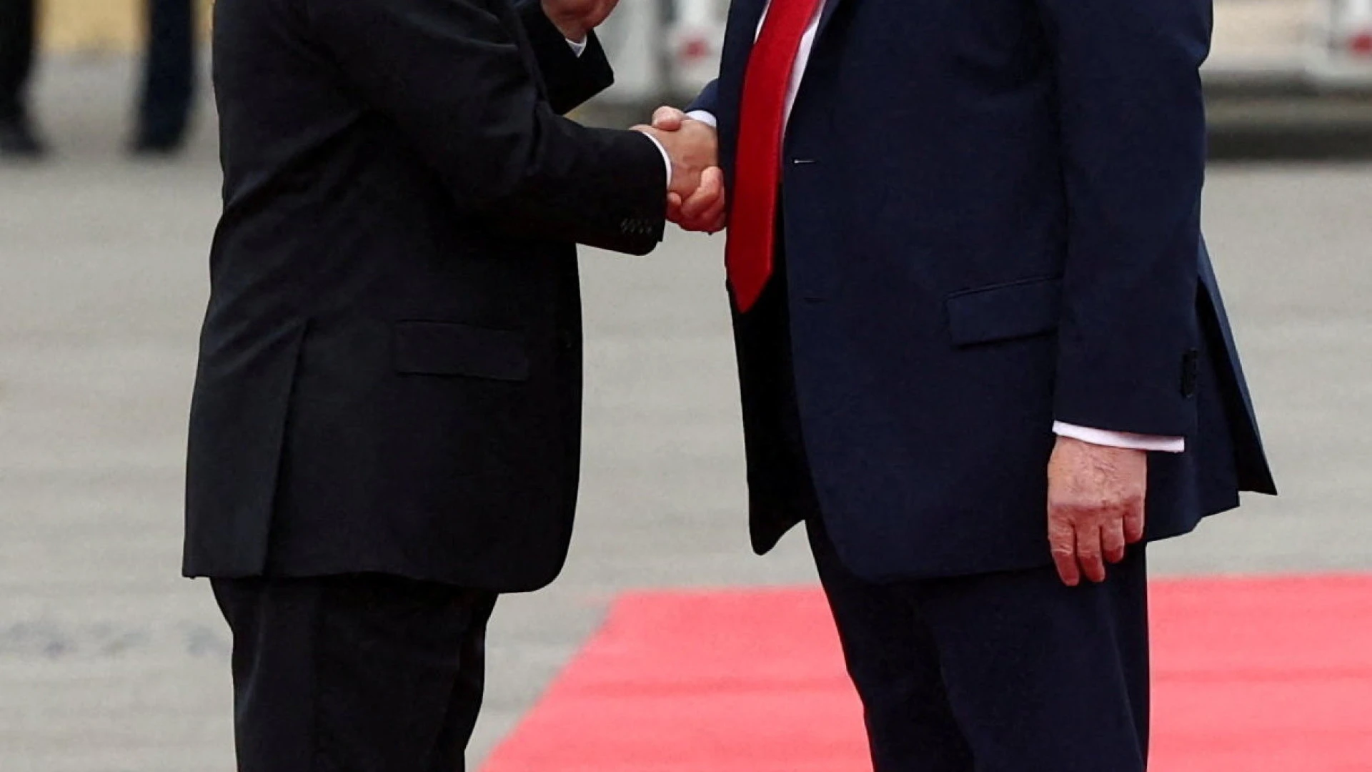 Putin e Trump debatem soluções para a guerra na Ucrânia