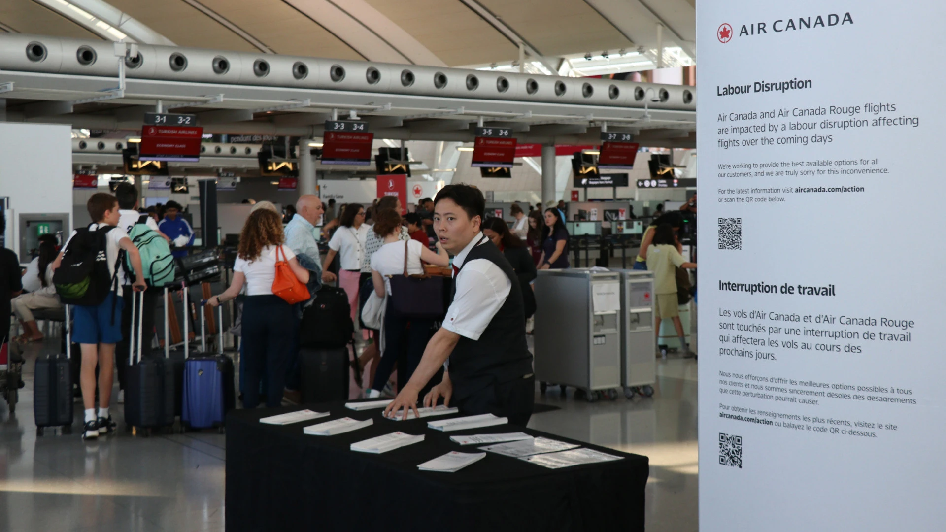 Governo interpõe arbitragem para resolver disputa entre Air Canada e comissários de bordo