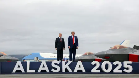 Trump e Putin debatem guerra na Ucrânia em conferência no Alasca