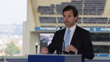 Excedentários à porta da saída no FC Porto: A luta por espaço no plantel