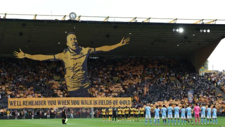 Emoção à flor da pele. Molineaux presta tributo a Diogo Jota durante Wolves-City