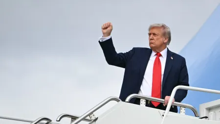 Trump propõe cimeira urgente entre líderes de EUA, Rússia e Ucrânia