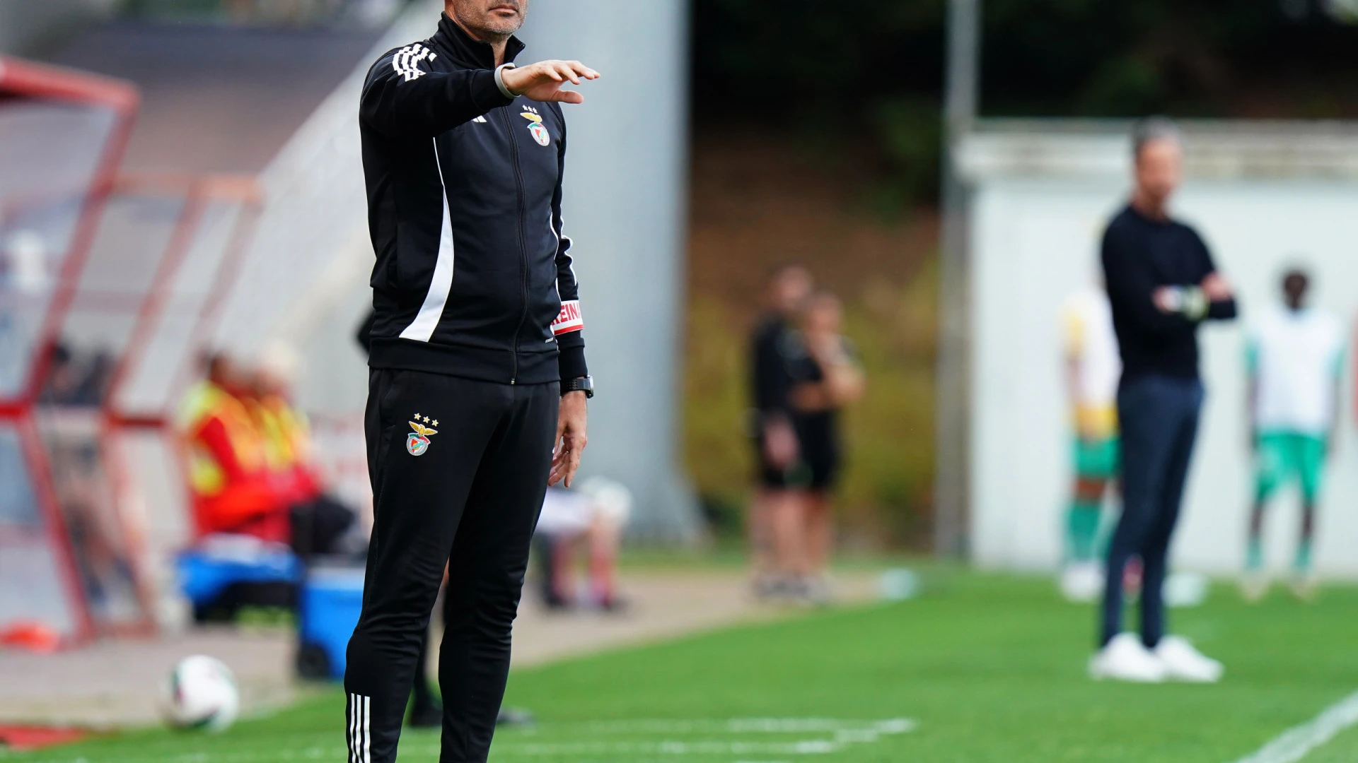Empate do Benfica B em casa com regresso de Tomás Araújo