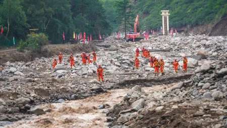 Tragédia no Norte da China: Oito Vítimas e Quatro Desaparecidos Após Inundações