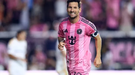 Messi alcança novo marco e supera Ronaldo em velocidade